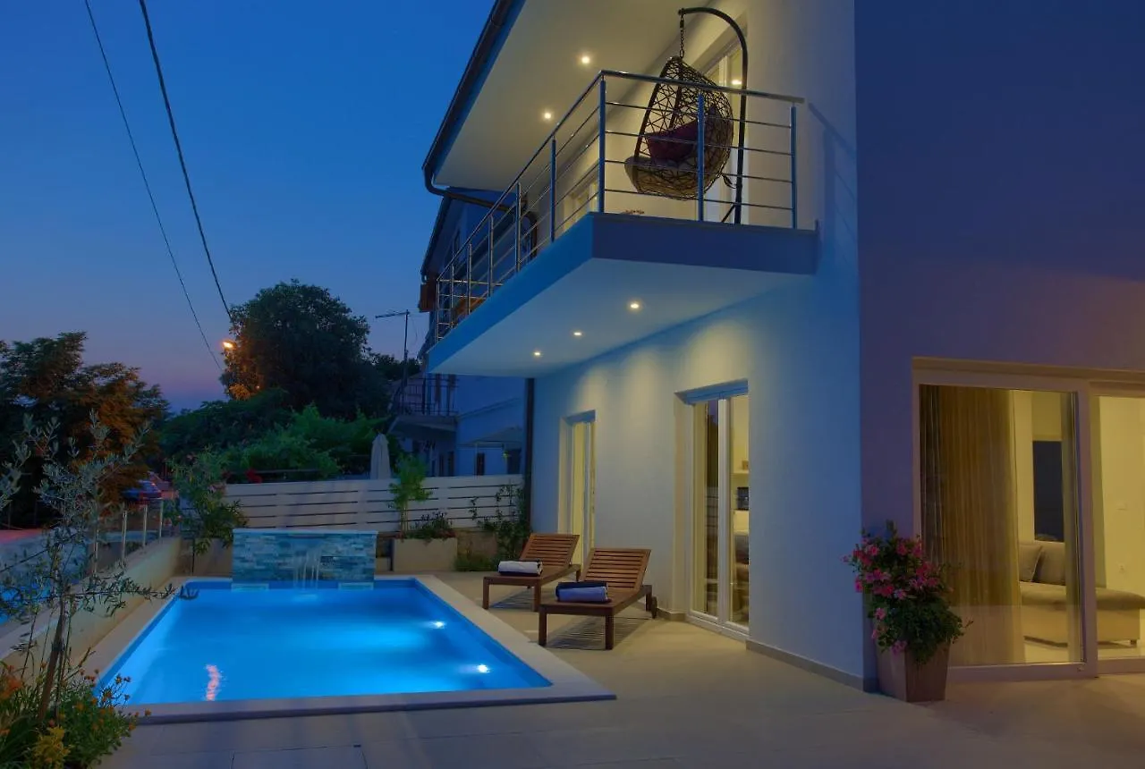 Villa Hedera Dramalj 0*,  Croatia